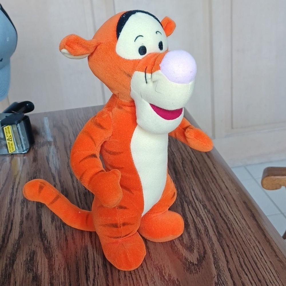 Mattel Winnie the Pooh Tigger Walt Disney 11 Inch Plush Vintage